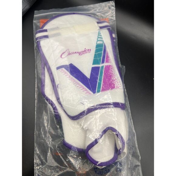 Vintage NOS New SSGM Adult Champion Sports Soccer Shin Guards - Picture 2 of 2